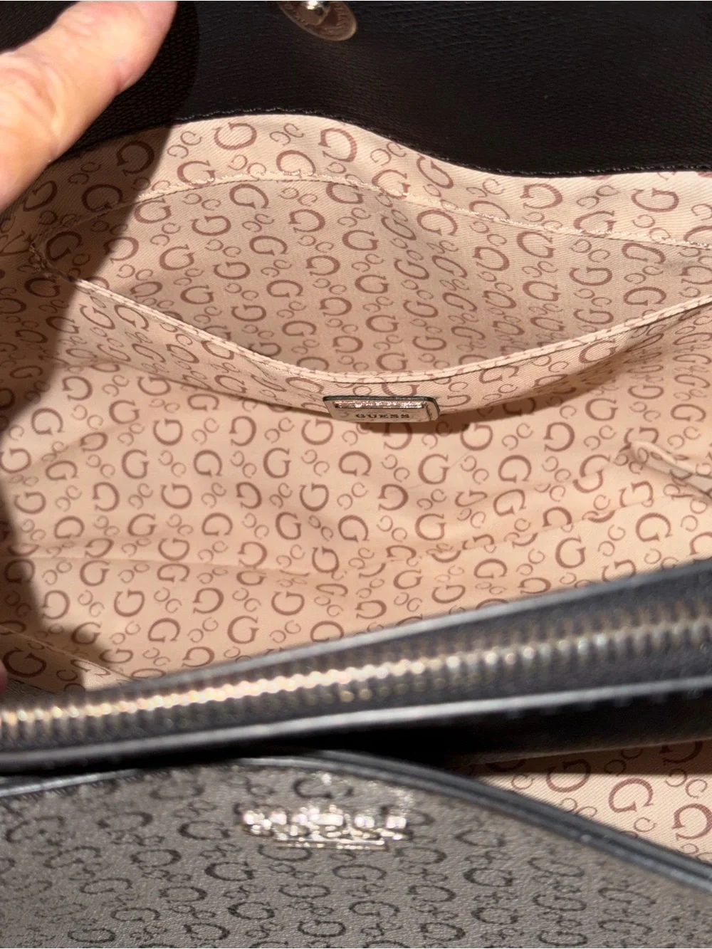 Guess classic large